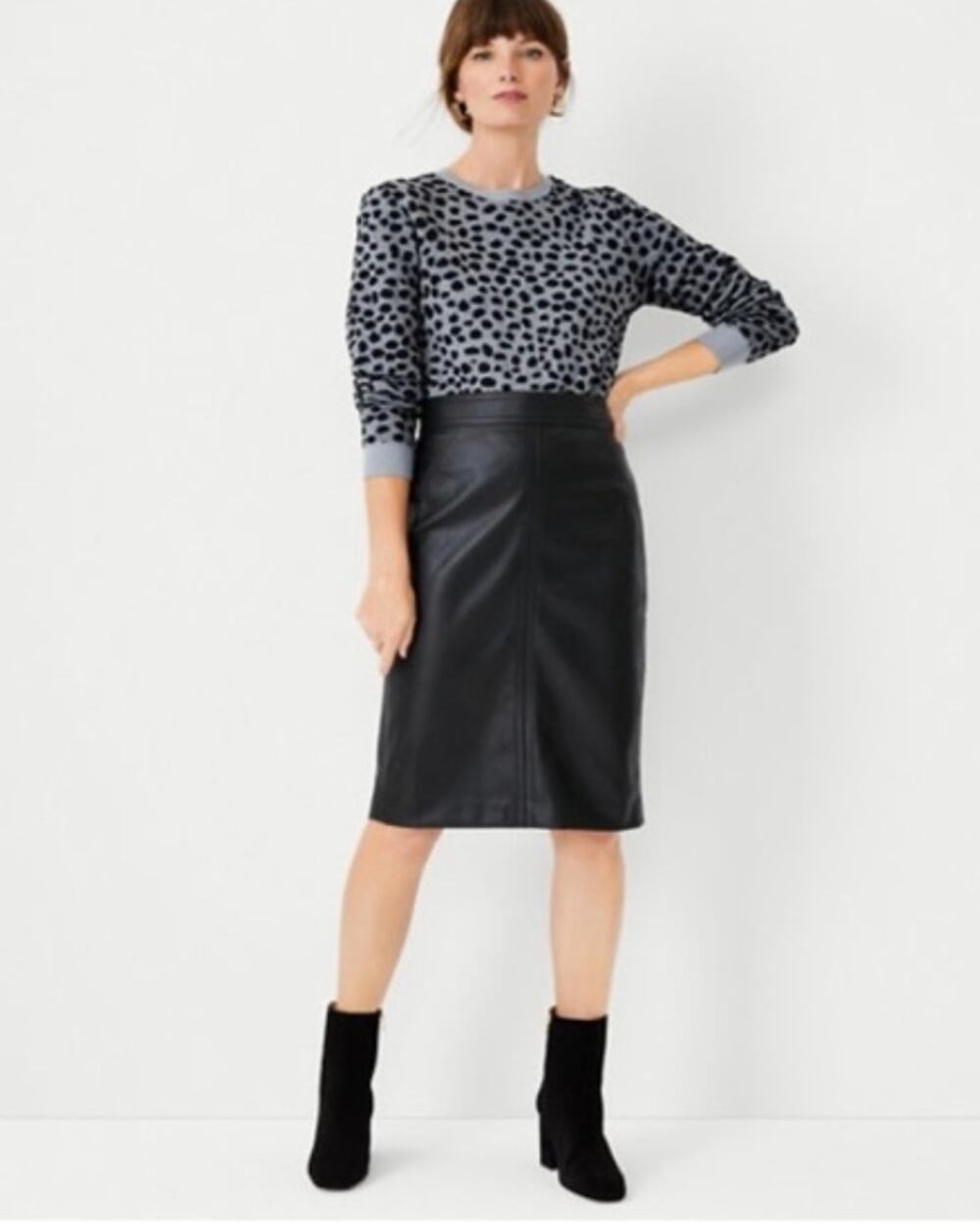 Ann Taylor Black Vegan Seamed Leather Pencil Skirt 12 Classic Career Old Money